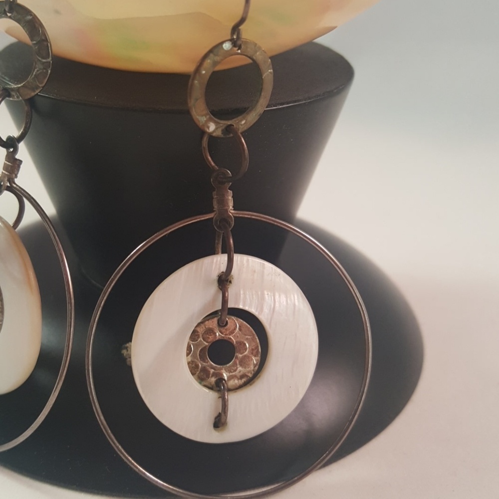 Earings - Picture 2 of 3